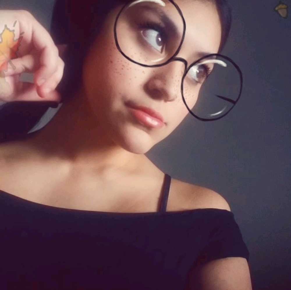 Meet your Posher, Lilia